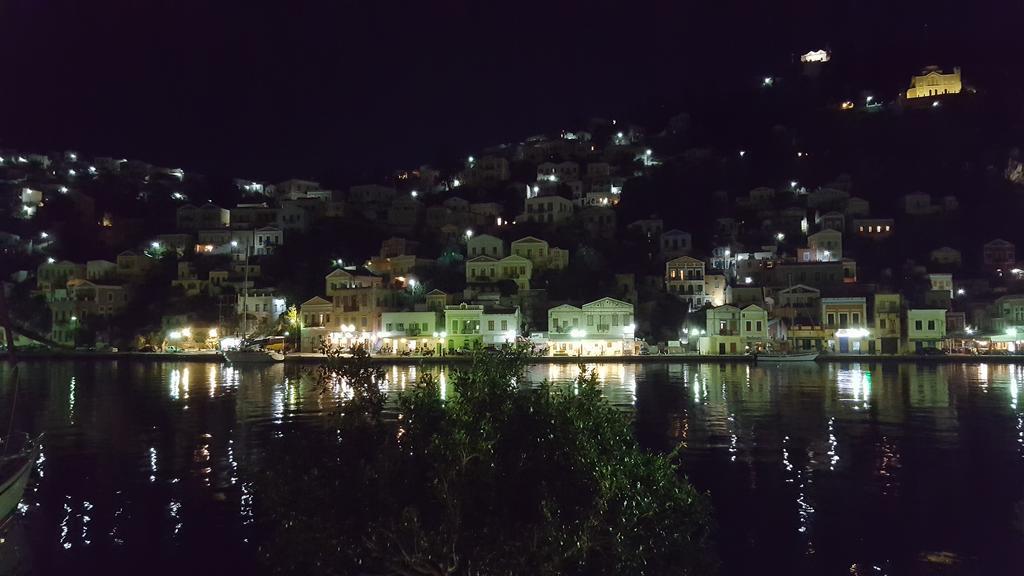Symi Port View Apartment Екстер'єр фото